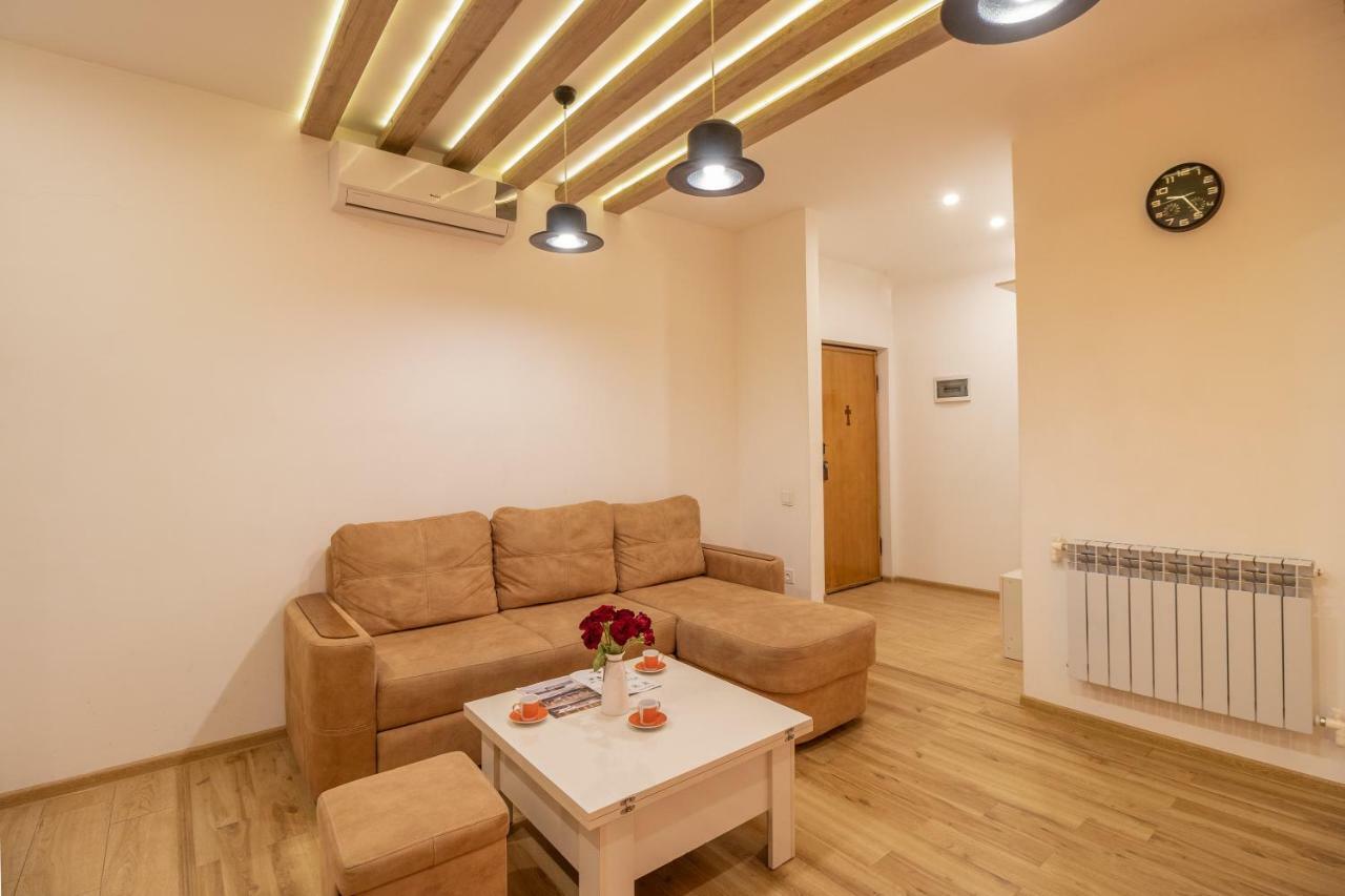 Stay Inn Apartments On 33 Sayat-Nova Avenue 耶烈万 外观 照片